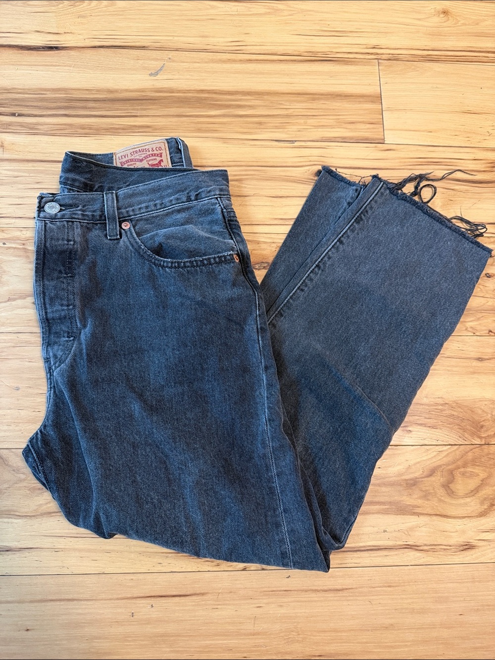 Levi's - Women’s Black Washed Straight Jeans